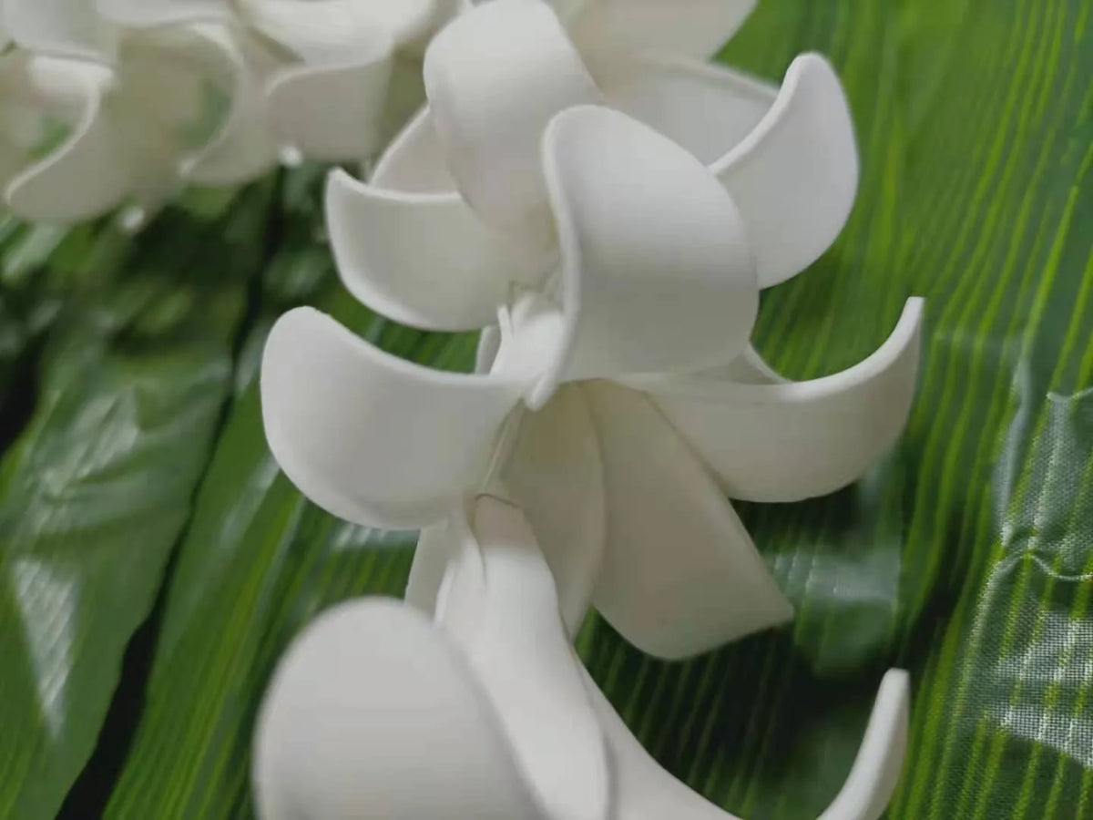 Puakenikeni Foam Lei