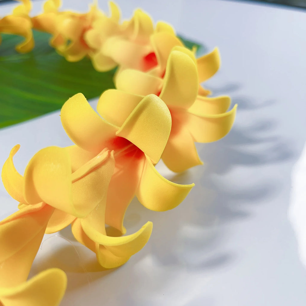 Puakenikeni Foam Lei