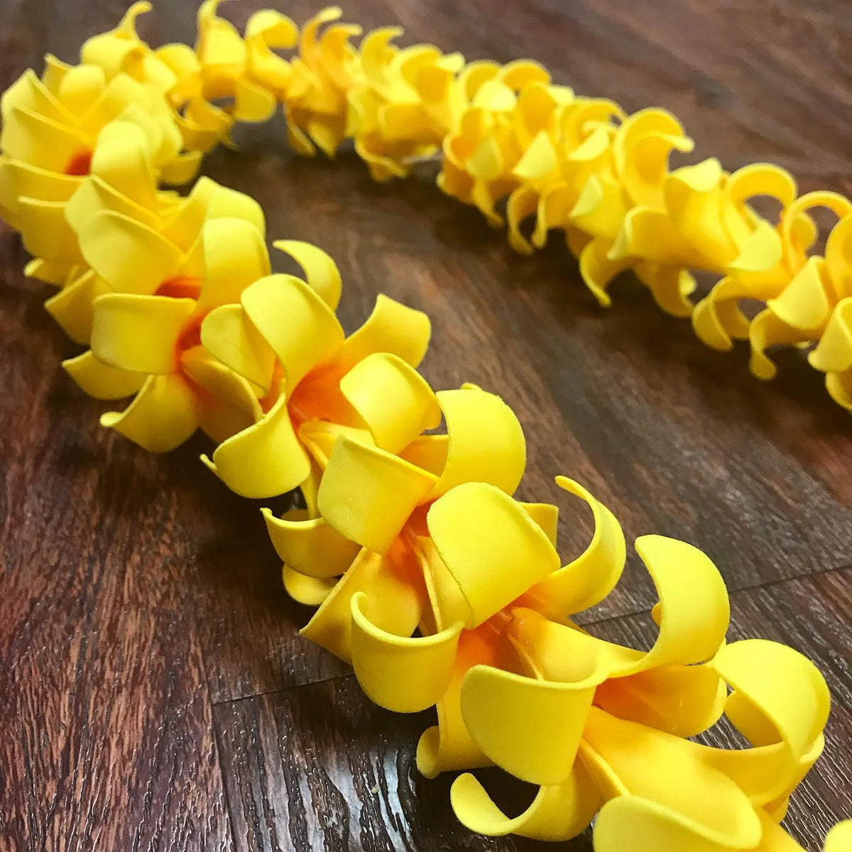 Puakenikeni Foam Lei