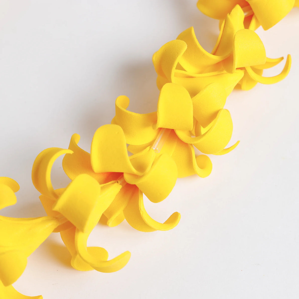 Puakenikeni Foam Lei